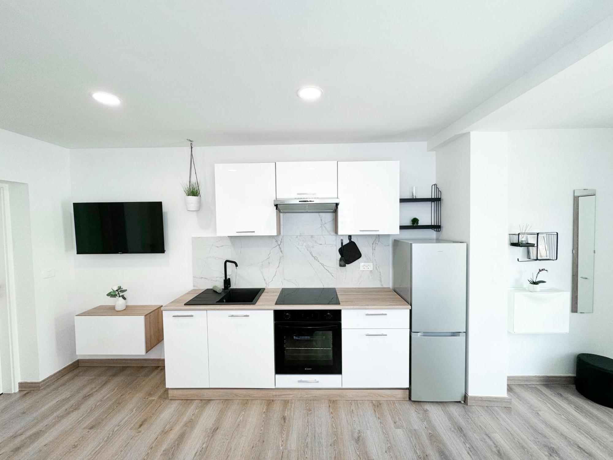 The Pinot'S Apartments โคเปร์ ภายนอก รูปภาพ
